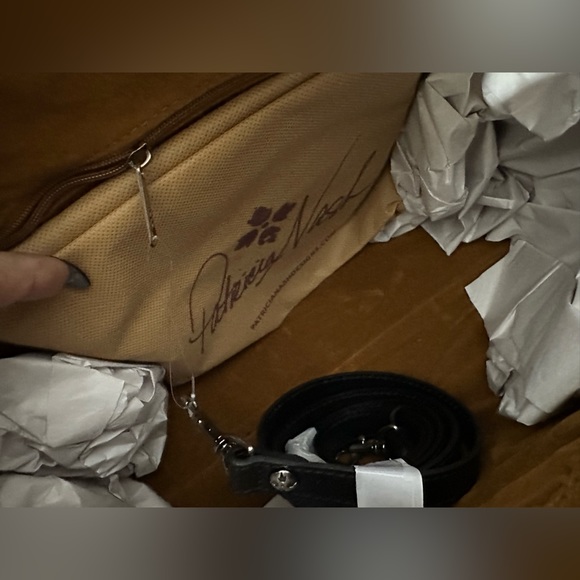 NWT Patricia Nash Skye Satchel. Black - Picture 8 of 9